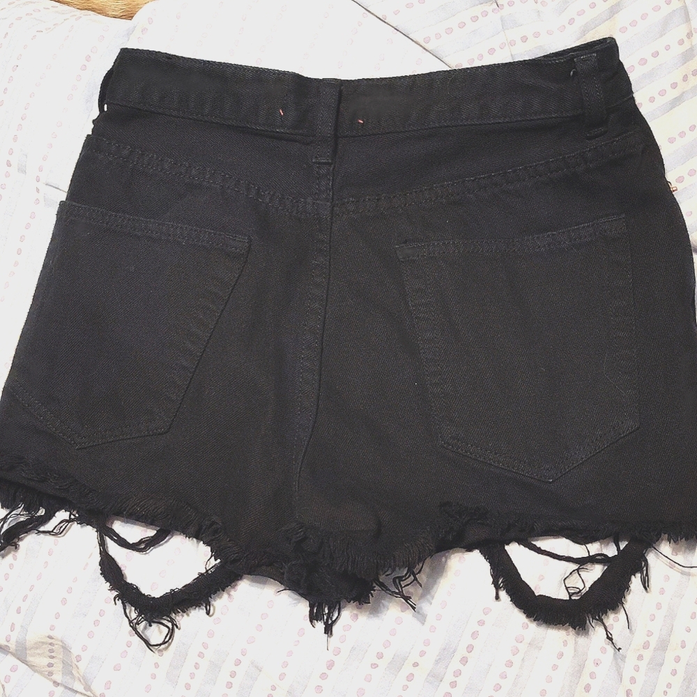 💜5/$25💜 Med Distressed Jean Shorts - Picture 6 of 10